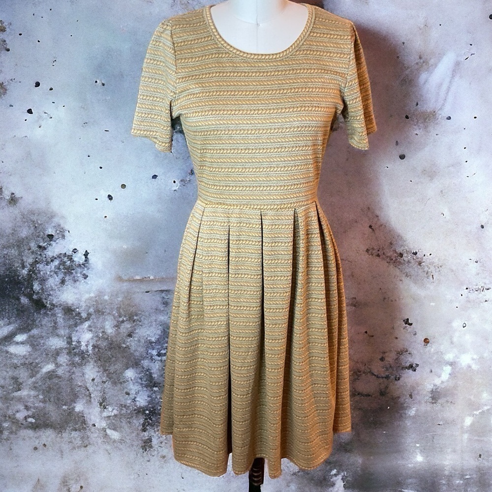 NWT LuLaRoe Yellow Tan Textured Amelia Dress with Pockets SZ Medium